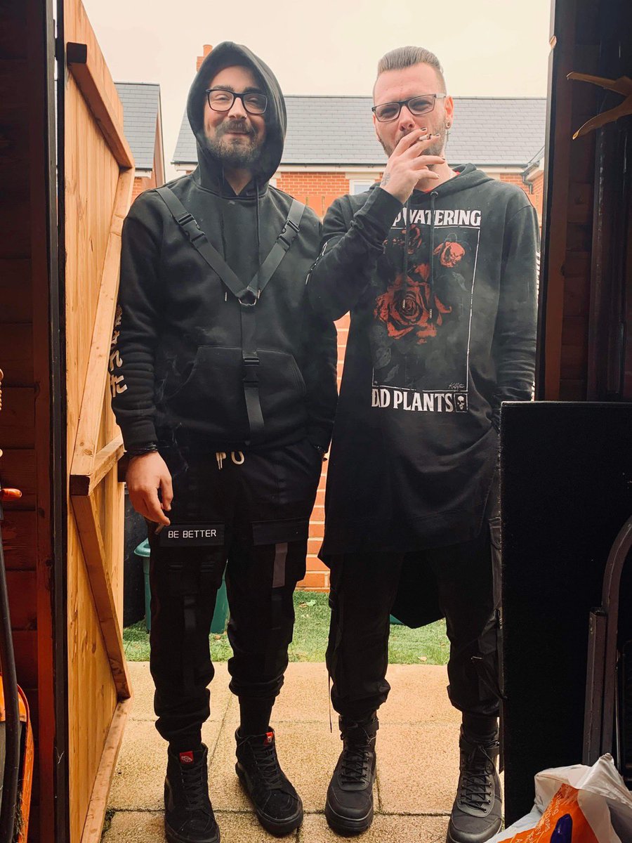 ItsRedRunner's tweet image. We look so Christmasy right? 😂😂 have a good day everyone #xmas