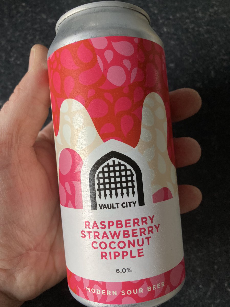 s77tux's tweet photo. 1st Xmas #BeerForToday: 1st taste of @vaultcitybrew #RaspberryStrawberryCoconutRipple (6.0% ABV, 440ml) Light pink/red, very hazy appearance; coconut aroma; soft mouthfeel; strawberry + raspberry taste, creamy + coconut aftertaste… delicious! #Slàinte #NowDrinking #CraftBeer https://t.co/OF6MHy8zTT