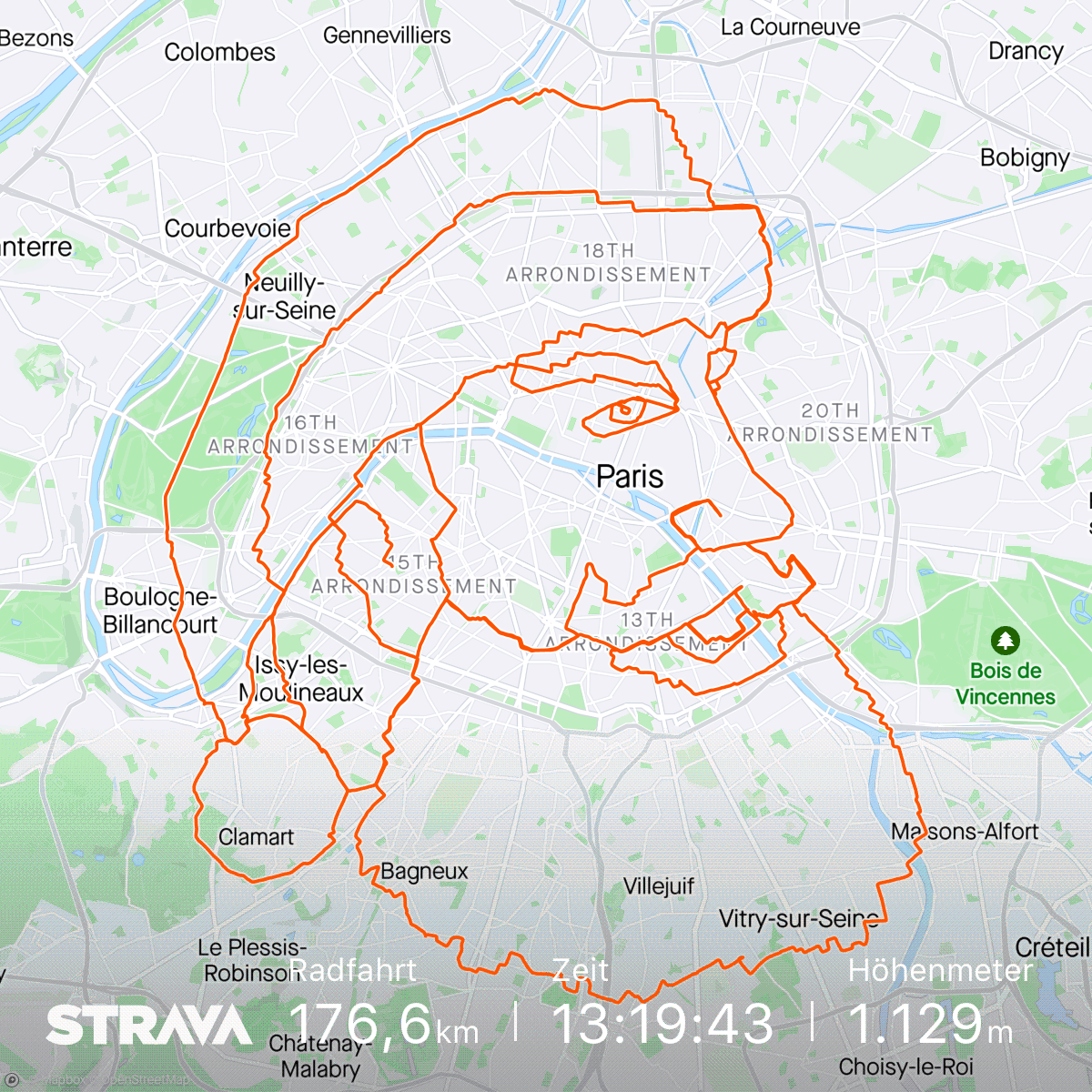 Strava's tweet photo. From all of us at Strava: happy holidays! 🎅

We hope you’re all able to spend time with family, enjoy some good food and maybe fit in an activity! (Note: 100+ mile bike ride not necessary, but extra kudos for your pedal-powered Père Noël @anthoyte) https://t.co/Kv1amhv5Gn