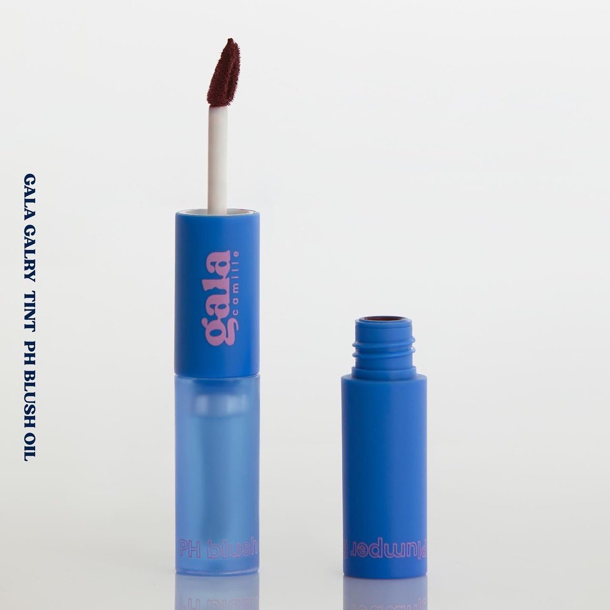 vivameansviva's tweet photo. ทุกคนนนน ไปเจอลิปออกใหม่ package เอาไป 10/10 Gala galry tint &amp; Ph blush oil เป็นลิปปากฟู  และเอามาทาแก้มได้ด้วย มีทั้งหมด 3 สี
น่ารักทุกสีเลยยยยย ไปตำาาาากันค้าบ☺️
#GALACAMILLE #ออยแก้มฉ่ำ #ลิปปากฟู https://t.co/DHICZLA2IW