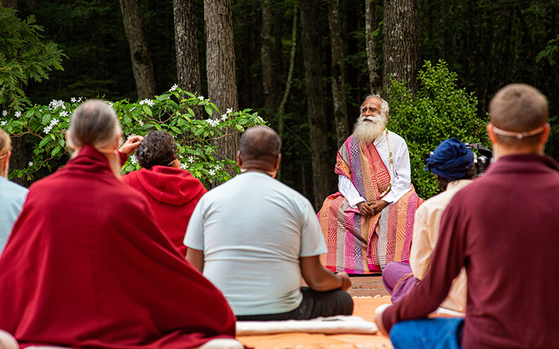 SadhguruJV's tweet image. I do not form opinions about anyone. Only if it is necessary, I make a judgment for a particular action. Opinions restrain your intelligence and divide the world. #SadhguruQuotes