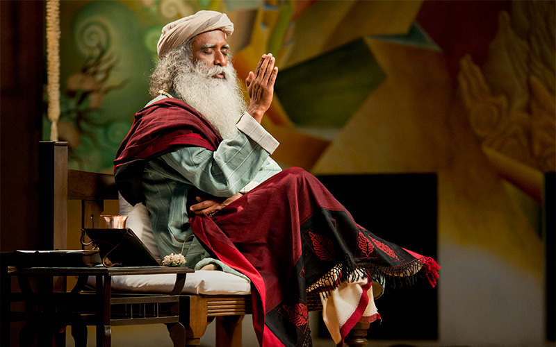 SadhguruJV's tweet photo. As a human being, you have the privilege of being able to do everything consciously. In exercising this choice is the solution for all human ills. #SadhguruQuotes https://t.co/NFYmLh9oPo