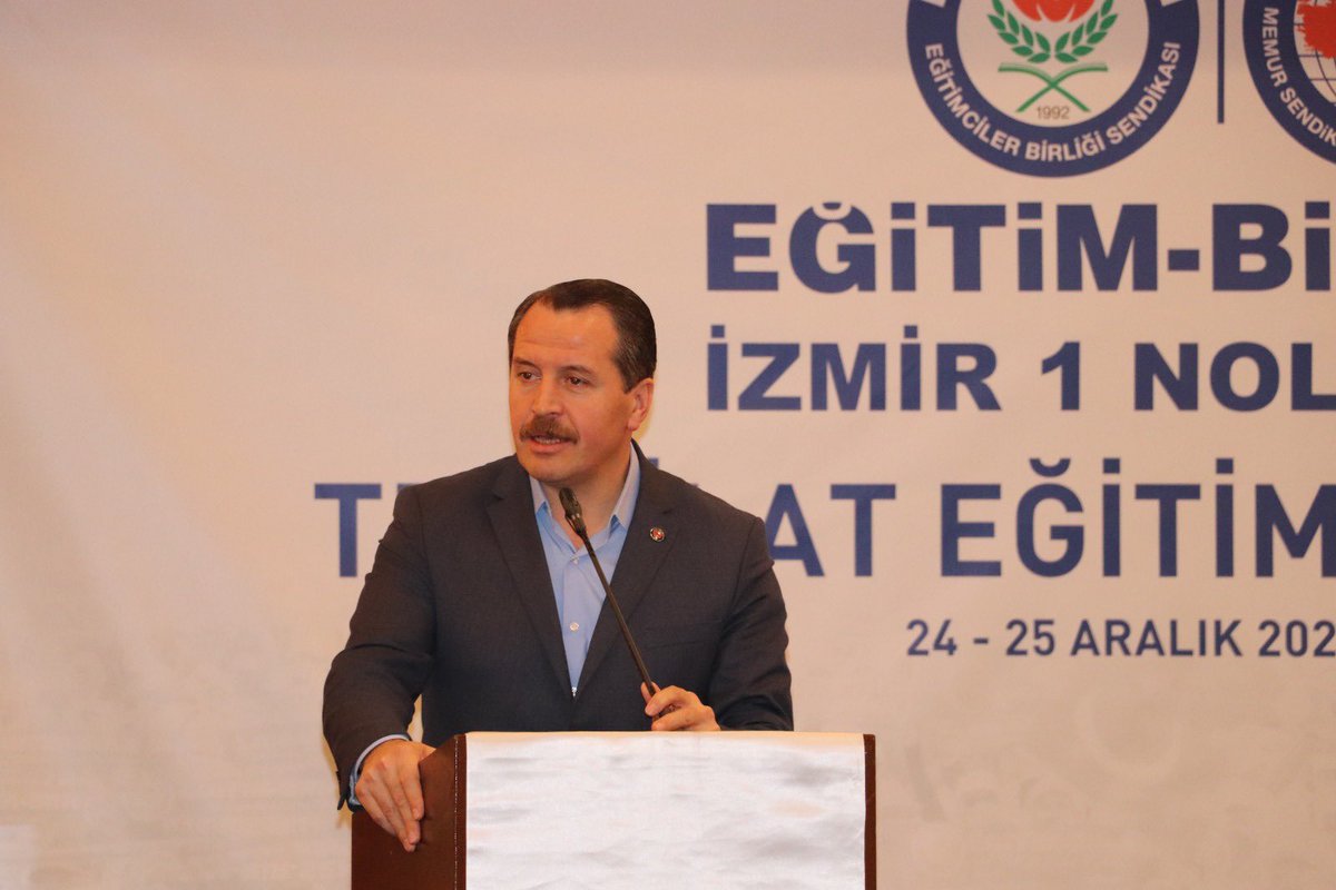 _aliyalcin_'s tweet image. 8-En düşük memur maaşını görerek; makası daraltacak seyyanen zam yapılmalı, refah payı verilmeli,ilave olarak gelir vergisi %15’e sabitlenmeli, ek göstergenin eksikleri  giderilmeli, sözleşmeli personele kadro çalışmamızın kapsamı daha da genişletilmelidir.
 
#MemurZamBekliyor