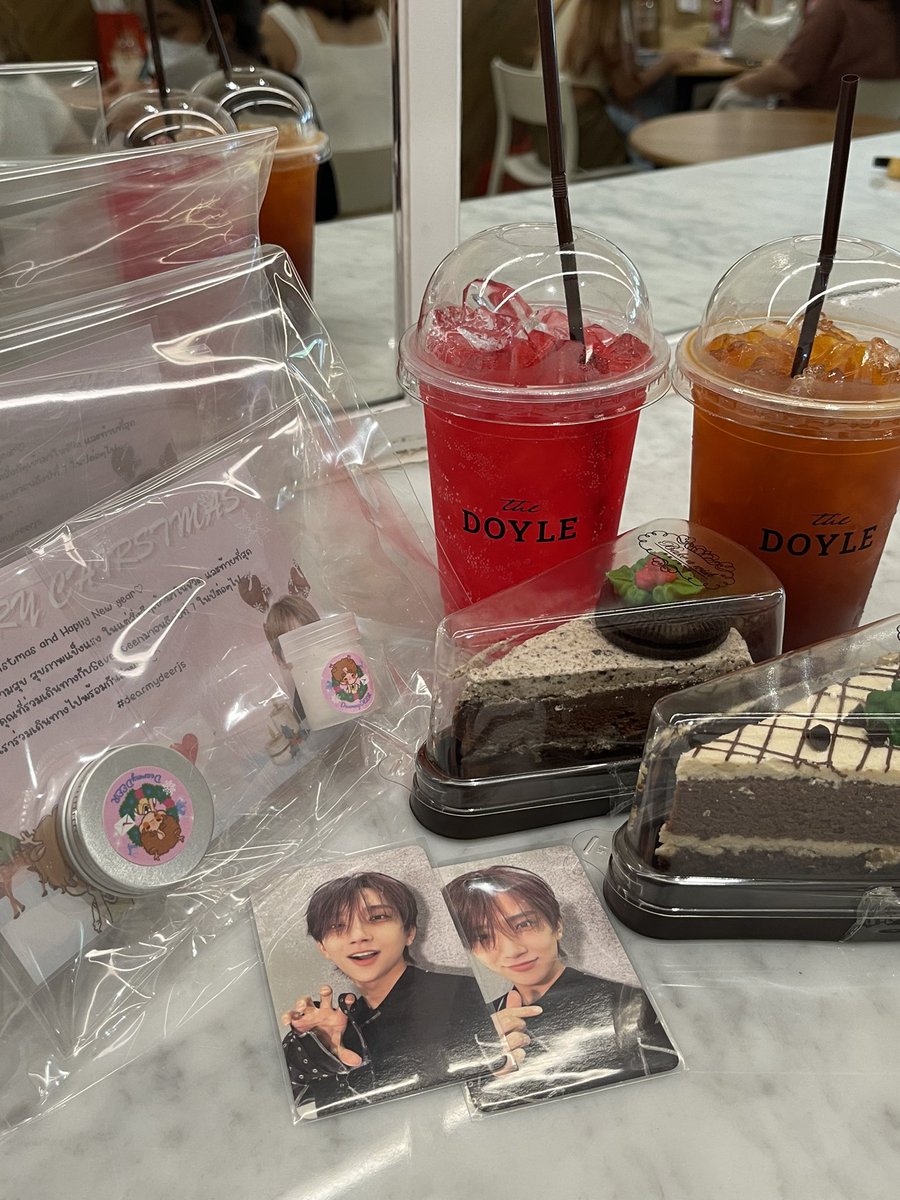 shua_ffy's tweet photo. 🎄🦌🫶🏻🎂 #dearmydeerjs https://t.co/Kn9LQ5kYit