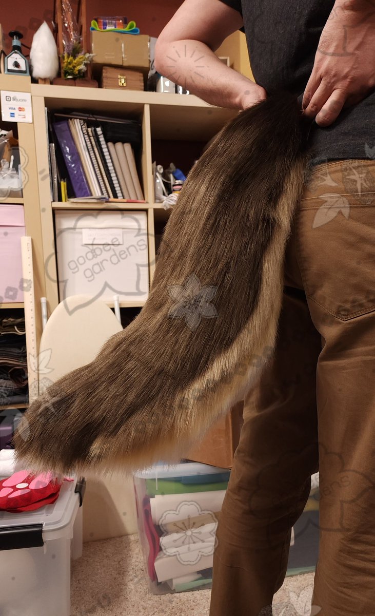 GodbeeGardens's tweet photo. Happy #SmallMakerSunday, it's been a floofy tail filled couple months!
Looking forward to all the neat stuff I'll be making in the new year!! https://t.co/az7YEw0iAX