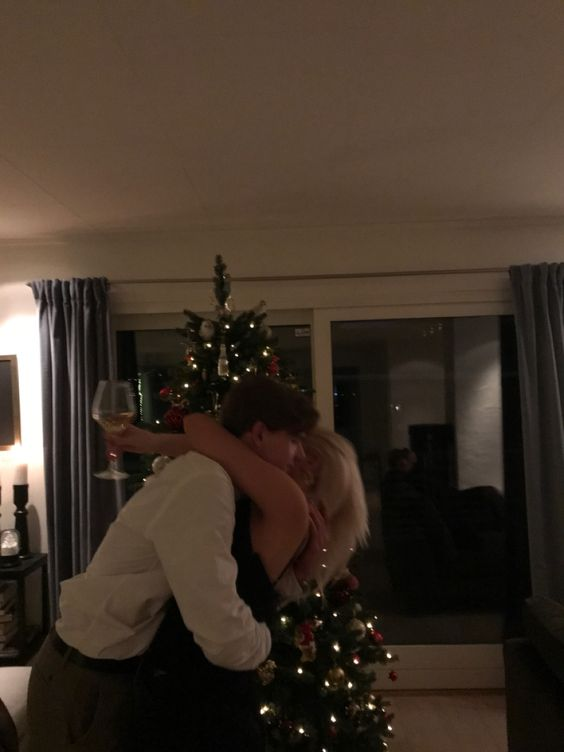 sophialodge_'s tweet photo. jandjkasjk nuestra primera navidad juntos, te amo 💗 https://t.co/RBl7QjRRq7