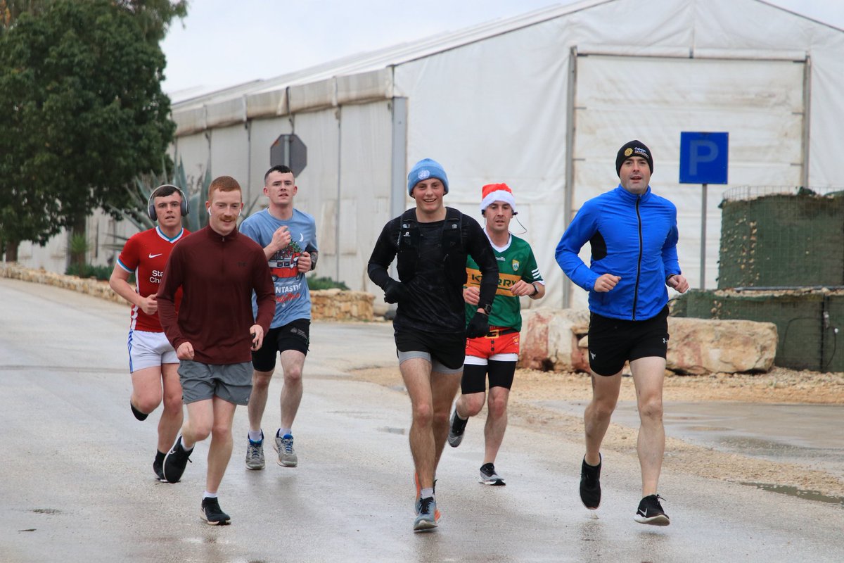 MarkYoungMedia1's tweet photo. Awesome achievement from @LukeBeresford8, completing his solo marathon here in post 2-45 and dedicating the run to our fallen comrade Seán Rooney and to soldiers serving overseas for Christmas. https://t.co/sHoyuDgapC