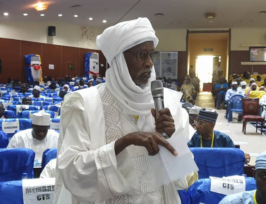 PresidentOutman's tweet photo. Je viens d’apprendre avec tristesse la nouvelle du décès du Gal et chef de canton M. Medella, figure historique de la révolution tchadienne, à N’Djamena, ce matin de suite d’une courte maladie. Je tiens à adresser mes sincères condoléances à sa famille, à la cmmnté Medellah. https://t.co/imo2K0CCzj