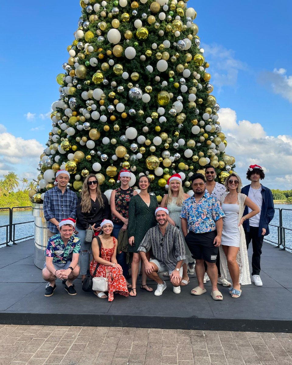 CartanGroup's tweet photo. Wishing you a very Merry Christmas and a happy holiday season from all of us at Cartan! May your days be filled with joy, love, and lots of good cheer. 🎄✨

#merrychristmas #happyholidays https://t.co/Luc895wsbt