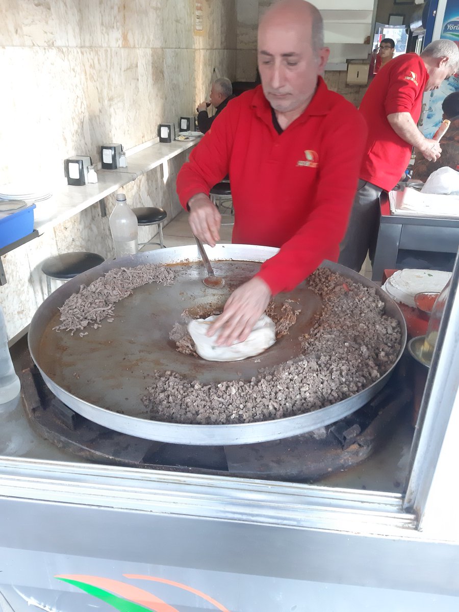 85ab5bc81fdc440's tweet photo. Tantuni Mersinde yenir. https://t.co/M007I2KtHx