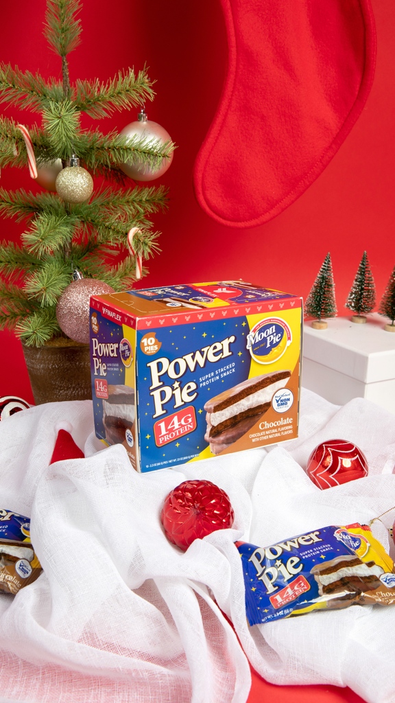 FINAFLEX's tweet image. Merry Christmas from your FINAFLEX FAMILY!This year, take care of yourself and your family by nourishing your bodies with the best. Get an easy 14g of protein for your next snack time with the Power Pie by FINAFLEX and MoonPie. It's a wholesome holiday treat for the whole family.