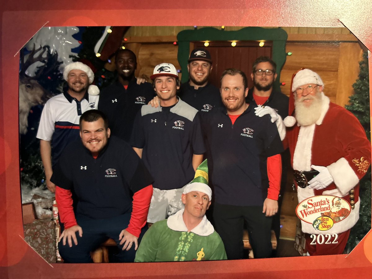 Merry Christmas to everybody from the jolliest bunch of…coaches!! Happy Holidays and have a wonderful time of the year. 🎄🎅