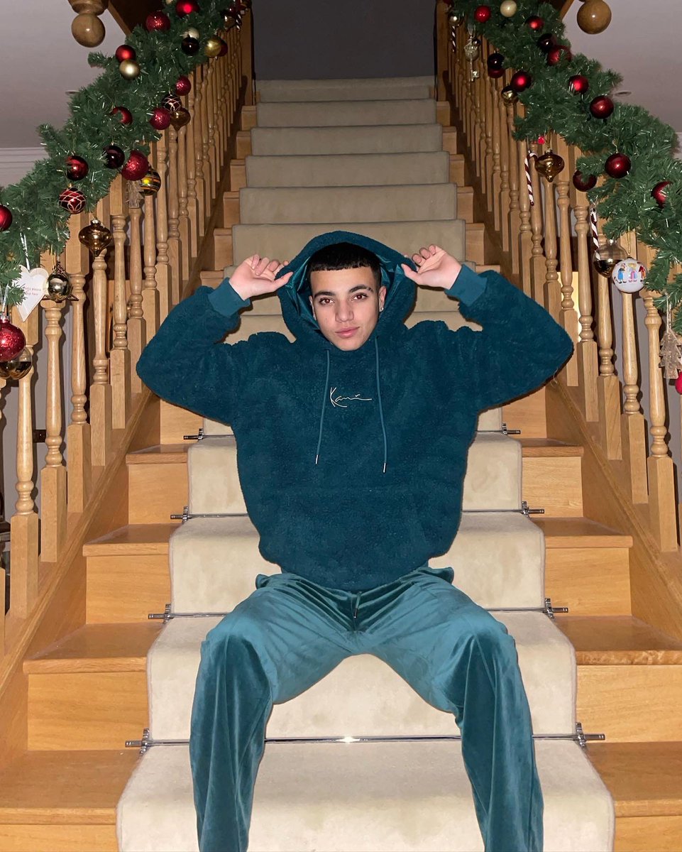 Merry Christmas 🎄
Sending all my love and good energy to anyone struggling today, we are with you ❤️