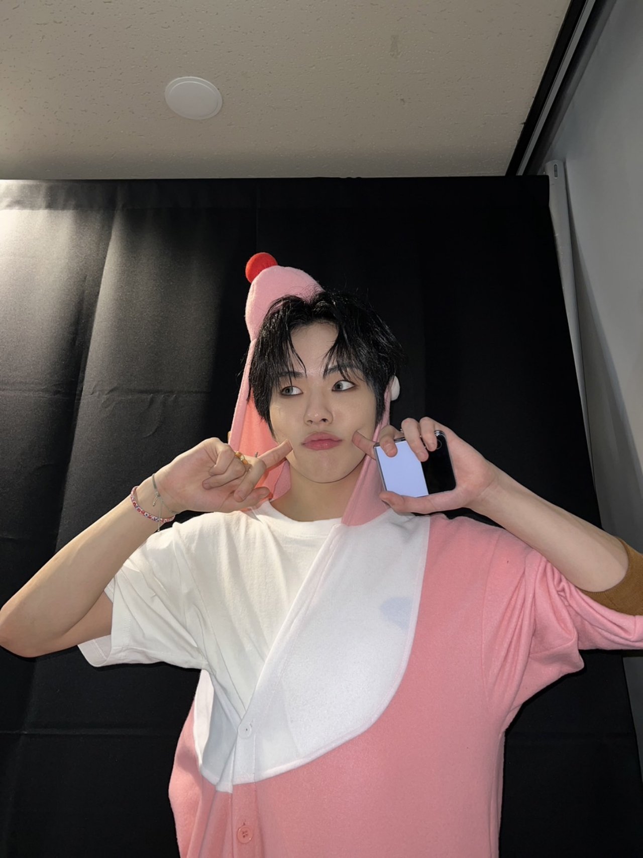 Fk069r1agAIfwfS?format=jpg&name=large