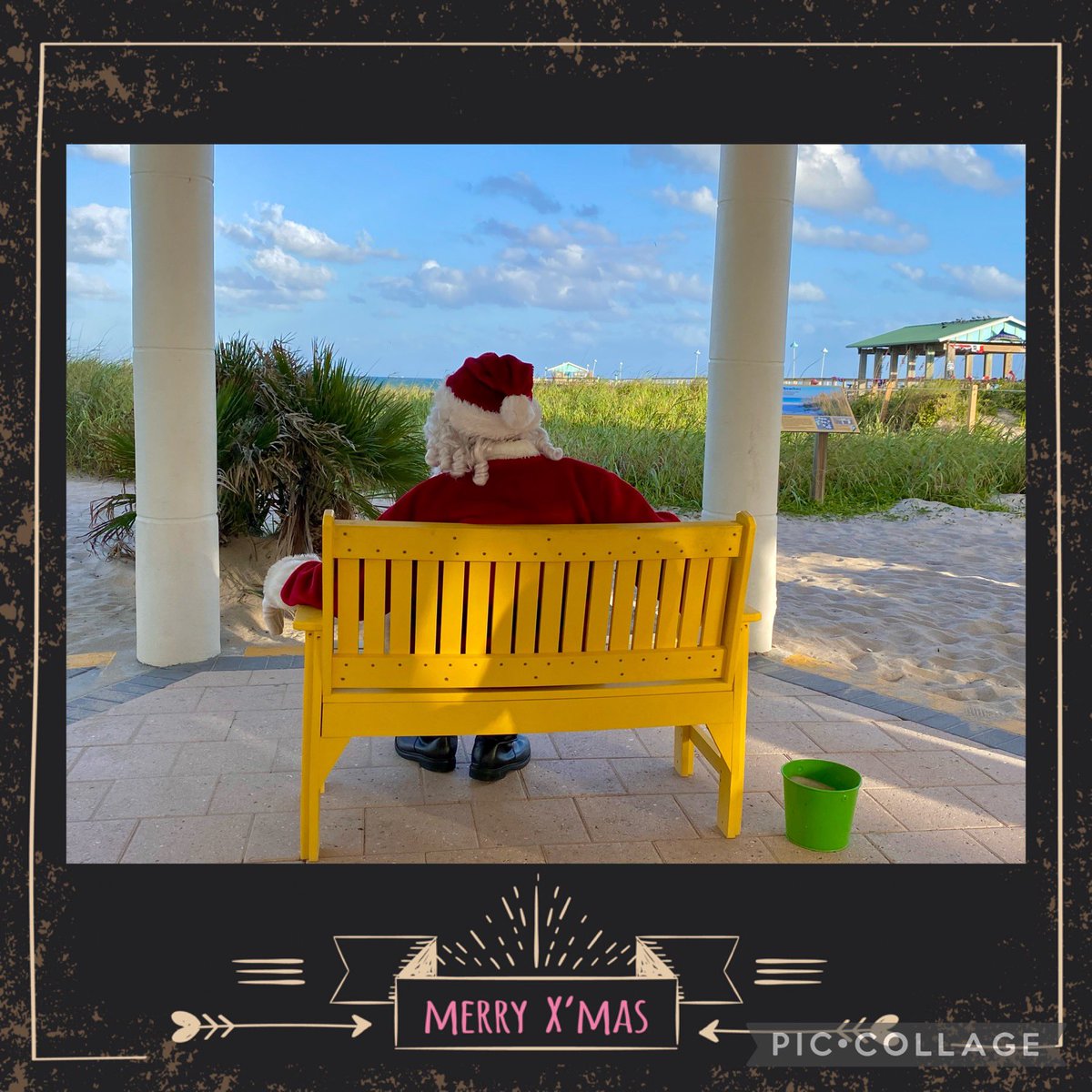 ToriDesigner15's tweet photo. Merry Christmas to those near and far, in warm or cold climates, thank you for a wonderful year of friendship and support! #SparkleLounge #isolationsquad @RoadtripPeakers @MyPeakChallenge @CFPeakers @SamHeughan @IslandPeakers @MountainPeakers https://t.co/HwTURemH37