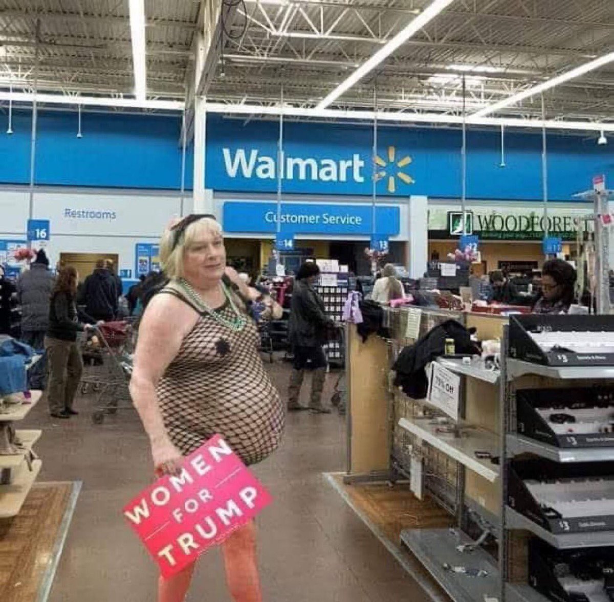 BuggingLulu's tweet photo. @BADBITXHX0 @kirumb Sit down and stop embarrassing intelligent women. https://t.co/fsQgLaXjLV