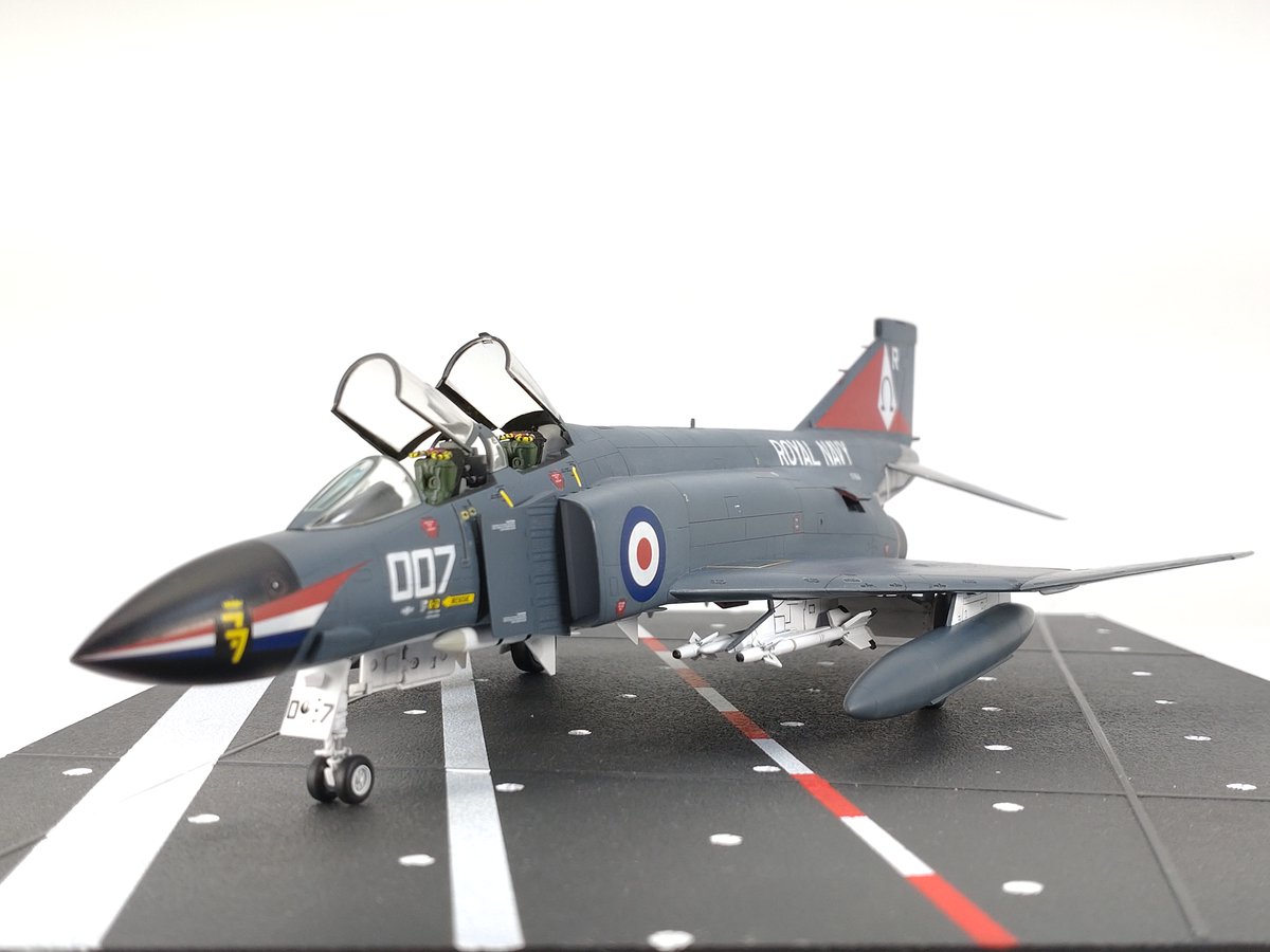 HK_SnowRabbit's tweet photo. Hujimi 1/72 Spey Phantom FG.1 "SILVER JUBILEE" 完成です

唐突にスペイファントムが作りたくなったので作りました
垂直尾翼のピトー管をファインモールド製に交換した以外はほぼ素組です

激しく遅刻ですが #ファントム祭り2022 に参加ということで～

#F4K
#SpeyPhantom
#ファントム祭り2022完成 https://t.co/O3PGHiy1YD