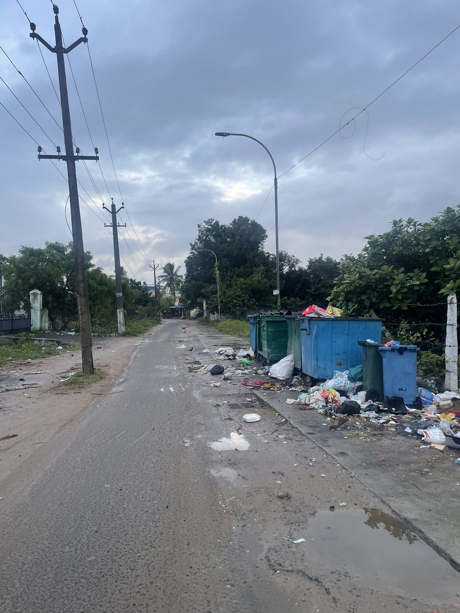 DrMaddy86's tweet photo. @chennaicorp No Response… Atleast remove the trash bin or EB post .. Two at the same place , Obstructing the road path . https://t.co/NrMNPdm8Tk