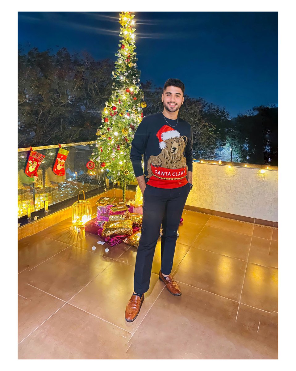 ishaanbhalla28's tweet photo. Christmas eve with family, friends and secret santa!!! #FriendsFamilyForever

#Christmas #Party #christmas #christmastree #christmasdecor #xmas #merrychristmas #christmastime #love #winter #IshanBhalla #christmasgifts #santa #christmasdecorations #holidays #holiday #gift #Ishaan https://t.co/n2k7y8Acfr