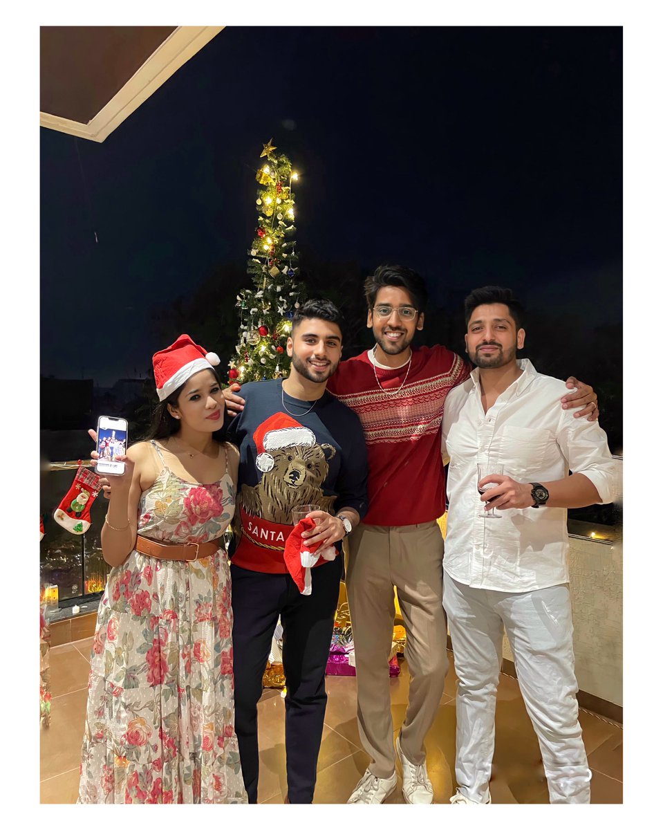 ishaanbhalla28's tweet photo. Christmas eve with family, friends and secret santa!!! #FriendsFamilyForever

#Christmas #Party #christmas #christmastree #christmasdecor #xmas #merrychristmas #christmastime #love #winter #IshanBhalla #christmasgifts #santa #christmasdecorations #holidays #holiday #gift #Ishaan https://t.co/n2k7y8Acfr