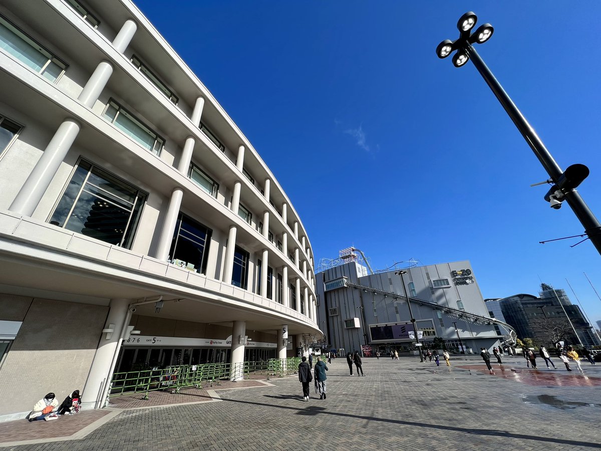 iso_pyon's tweet photo. 今週の福岡遠征

推しメン出演する公演落選だったり、当券は全く歯が立たなかったりしたけど、今日の昼公演観られたり、仲間とお話ししたり楽しい週末でした

ありがとうございました

#NH266 #ANA266
#JA810A #FUK 
#B787_8 https://t.co/ZyZIKFgMz3