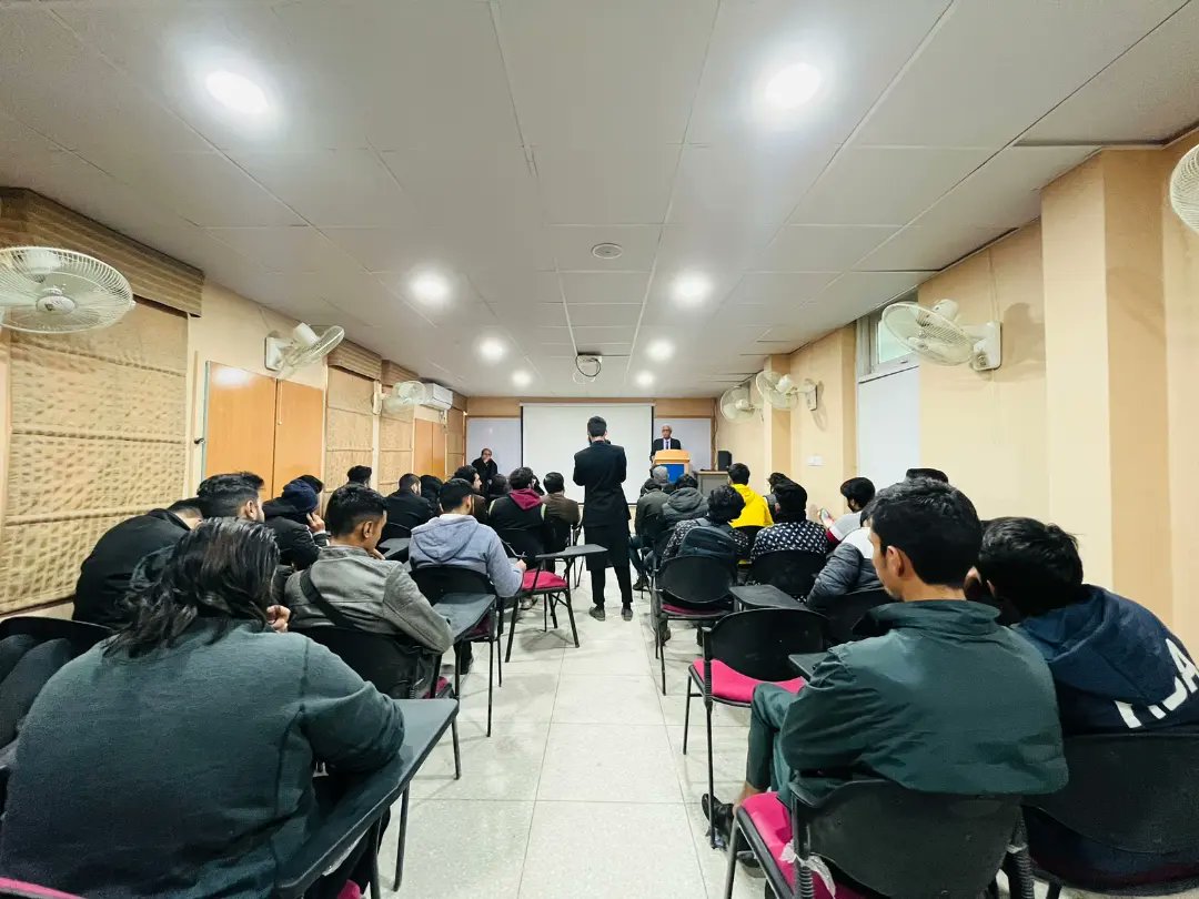 RSE__Official's tweet photo. Celebrating 147th birthday of Father of the Nation, Quaid e Azam Muhammad Ali Jinnah.

Our speakers Mr. Javed Siddique Abbasi Resident Editor Nawae waqt Enlighten the Relation of Quaid with journalists, and discuss the role of journalism in Independence movement. 
🔻 https://t.co/oBCwf6FgyX