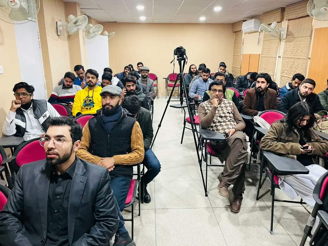 RSE__Official's tweet photo. Celebrating 147th birthday of Father of the Nation, Quaid e Azam Muhammad Ali Jinnah.

Our speakers Mr. Javed Siddique Abbasi Resident Editor Nawae waqt Enlighten the Relation of Quaid with journalists, and discuss the role of journalism in Independence movement. 
🔻 https://t.co/oBCwf6FgyX