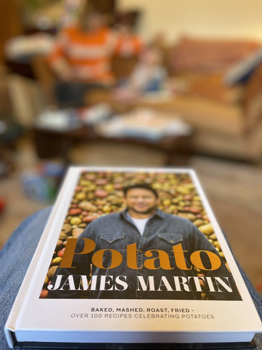 HeritageBuston's tweet photo. This will keep me busy with new ideas. #Christmas @jamesmartinchef https://t.co/8ip5TC3WnW