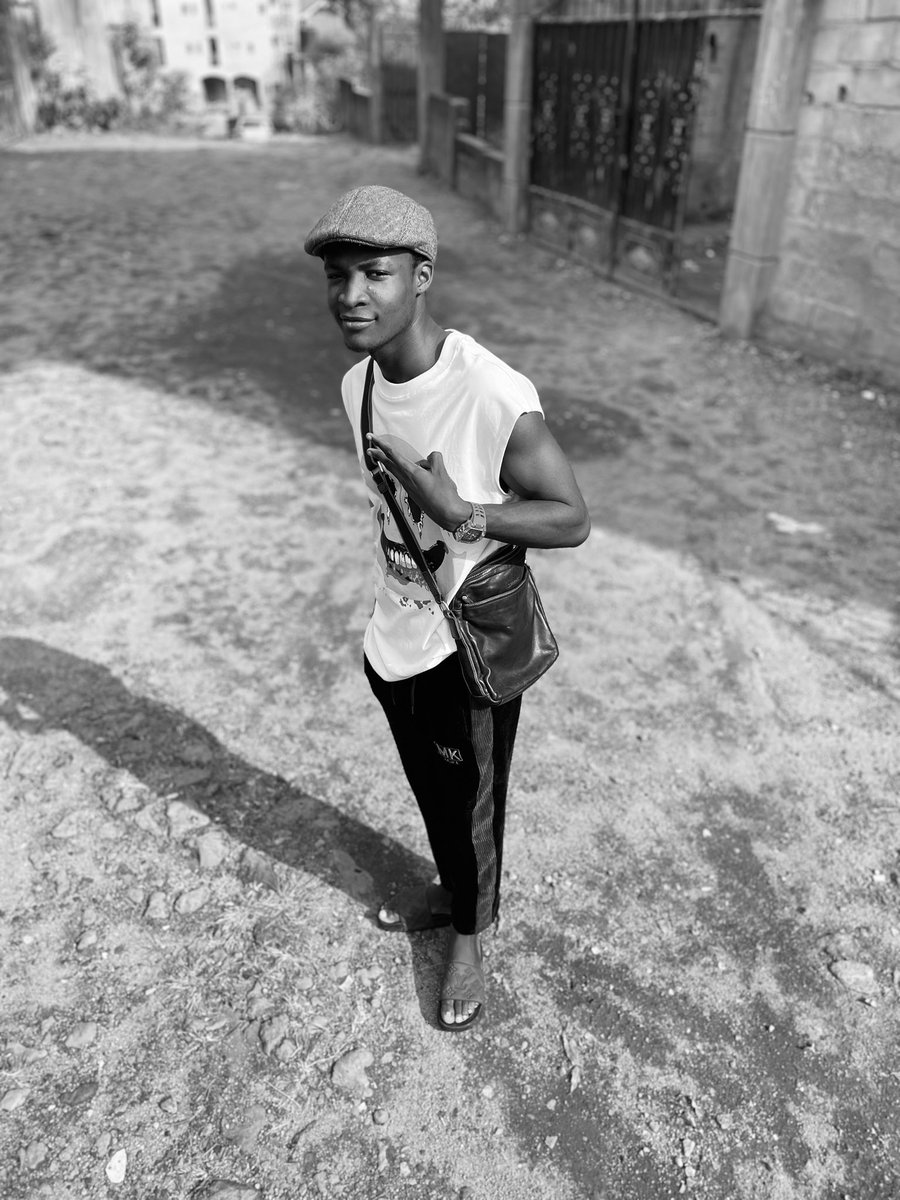 Johnsonomabe's tweet photo. Merry Christmas to y’all ❤️🦅#MerryChristmas #Paris #Varisu #INDvBAN #wizkid #WizkidLiveAccra #wizkidlive #wizkidfc #sabinus #fun #familytime https://t.co/C0zUBBHtSB