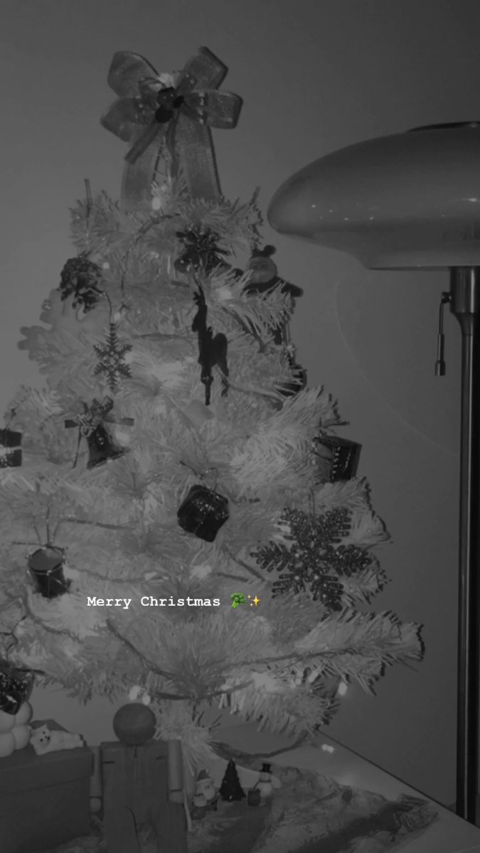 w, tweet media