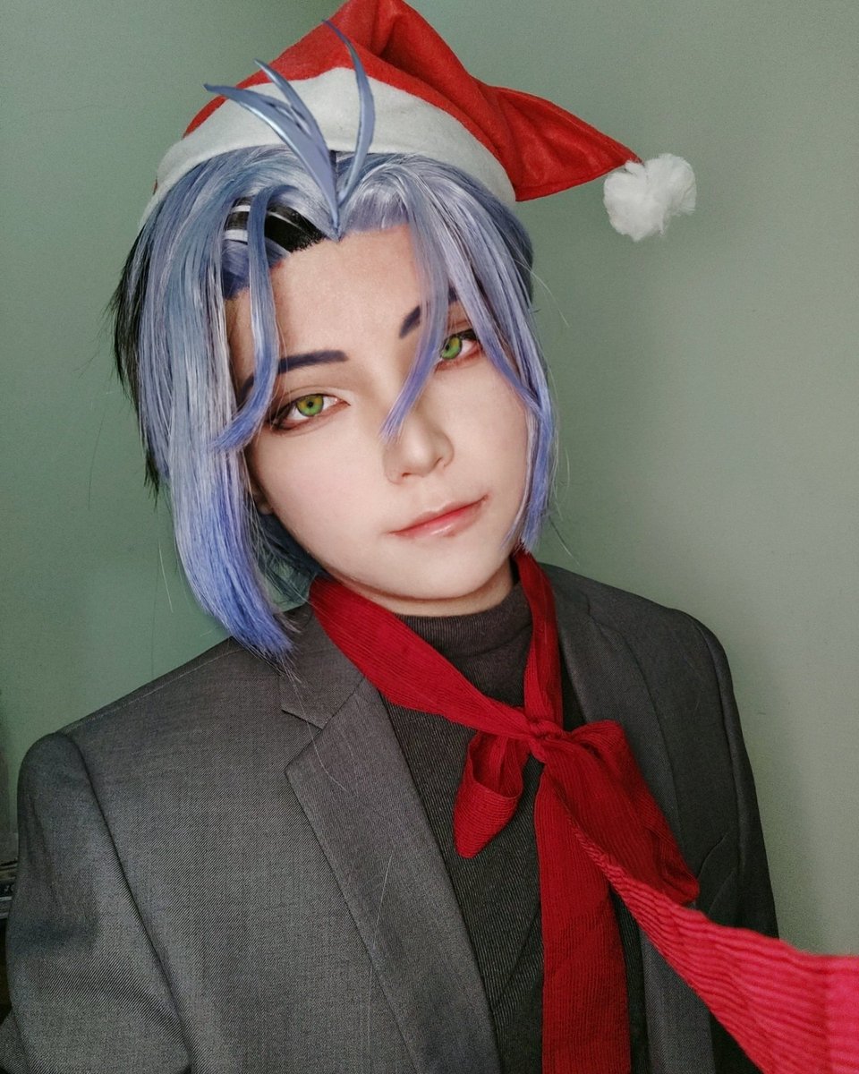 Yumicosplaylife's tweet photo. 「Sign for your Christmas gift, darling.🖤」

#XSOLEIL #HexHaywire #Hexhibition https://t.co/L5zD89ABkL