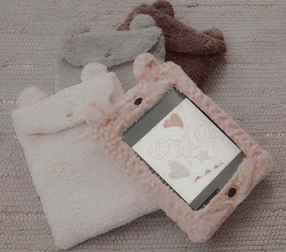 ⠀ ⠀  ⠀
⠀ ⠀  ⠀Aunque ya, ya lo sé, os
  estaréis preguntando qué pasó 
    con los que no usan traje de
       combate / táctico o son
  ciudadanos de a pie. Bien, ellos 
también recibieron alguna que otra 
   cosita (que por cierto, también
    recibieron los otros) véase :