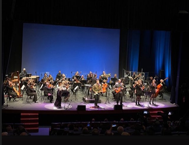 Bon dia i Bon Nadal a tot@s!

Mos veim avui en concert a les 18:50h a <a href="/IB3/">IB3</a> TV

<a href="/OrqSimfIB/">Orquestra Simfònica Illes Balears</a> <a href="/rgbcat/">RGB Music</a> <a href="/manangelment/">Manangelment Musical</a> @angelpujol63 <a href="/urbinaconductor/">Pablo Urbina</a> <a href="/IEBalearics/">Institut d'Estudis Baleàrics</a> <a href="/auditorialcudia/">Auditori d'Alcúdia</a> <a href="/edu_PerroLobo/">Eduard R PerroLobo</a> <a href="/blanca_coll/">Blanca Coll</a> <a href="/Batall_Prod/">BATALL Produccions</a>