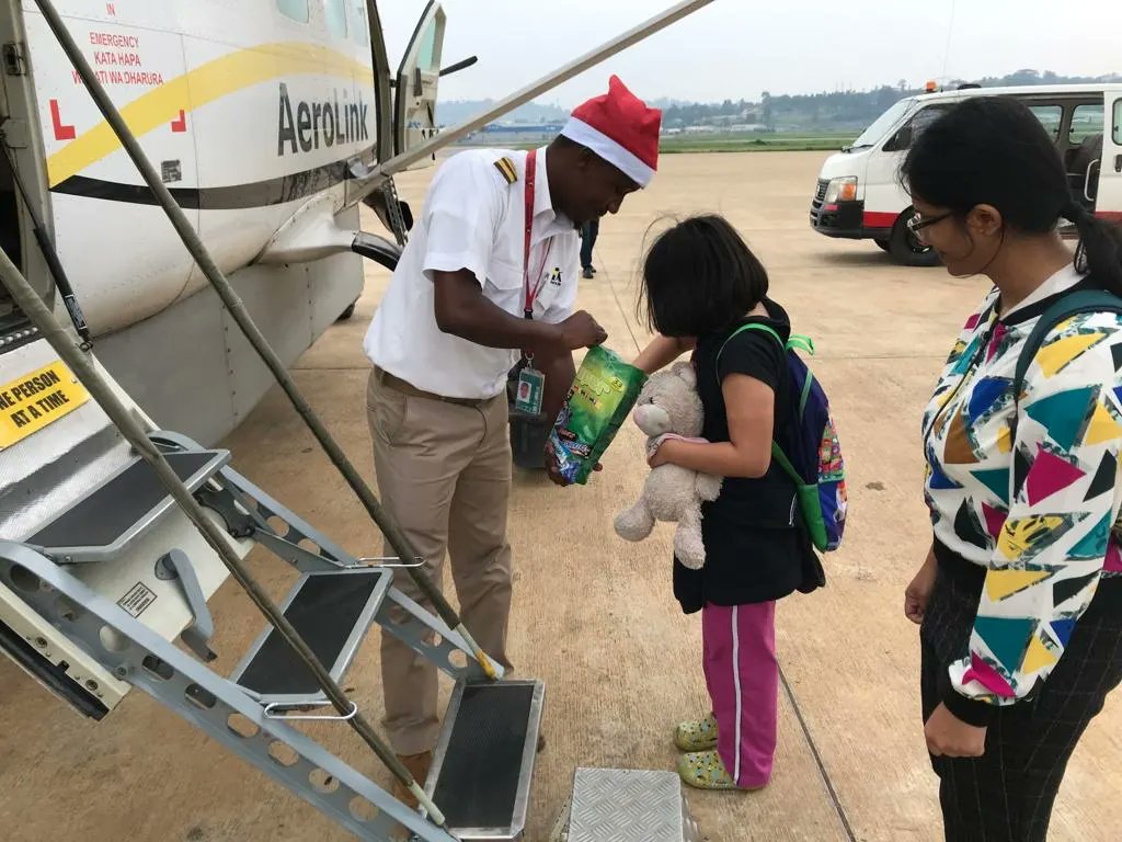 Merry Christmas to you and your family!!!

#merrychristmas 
#flyaerolink #thefriendlyairline #bucketlist #visituganda🇺🇬