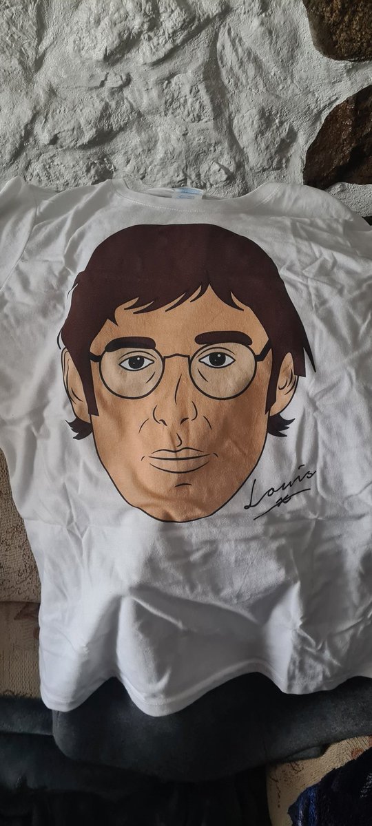 EllieBe93's tweet photo. Possibly the best Xmas gift EVER! the boyfriend did good! @louistheroux @PeterBo48727712 https://t.co/nCvwpU4n2a