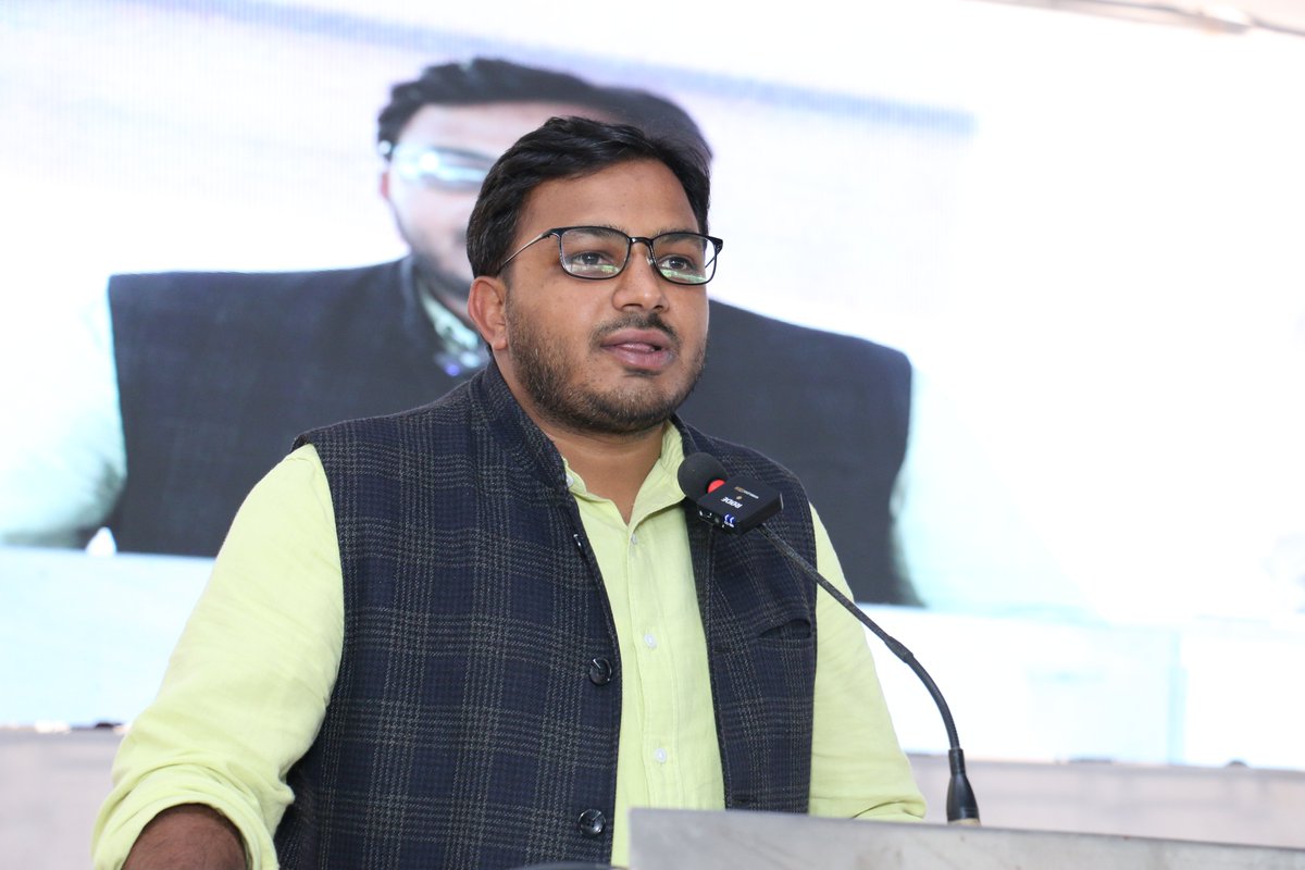 bamcefworld's tweet photo. 39th BAMCEF National Convention First Day, First Session Highlights
#BAMCEF #unityofmulnivasi #39thnationalconvention #KALYAN #maharashtra #kamlakantkale #dinabhanaji #dkkhaparde https://t.co/KYPcSku8ie
