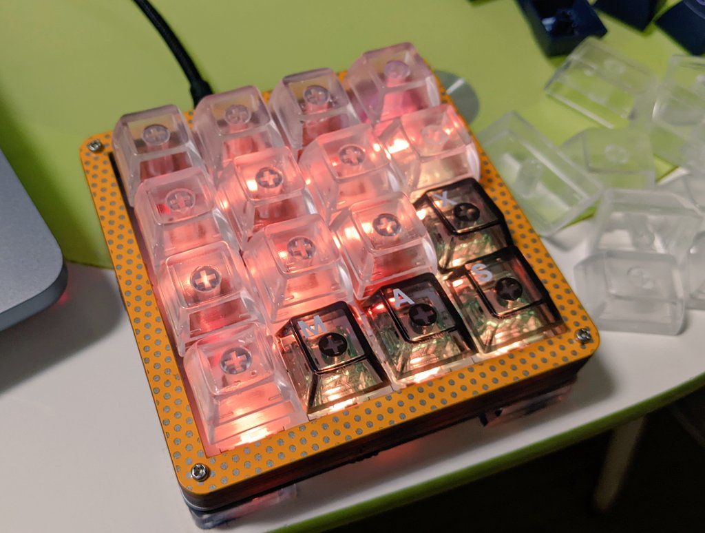 yhara's tweet photo. xmas
Keyboard: 霞襲
Switch: Gateron CAP V2 Gold Brown, Milk Brown, DUROCK T1 Shrimp
Keycap: SA polyclear, Deadline AirC
#KEEB_PD #KEEB_PD_R128 https://t.co/7rDddSObQA