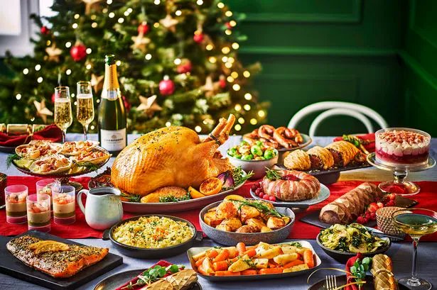 WineTrust100's tweet photo. Happy Christmas from all of us at Wine Trust! We hope you are all indulging in some great wine and delicious food surrounded by all your friends and family!🍷🎄
#winetrust #wine #christmas #wineandfood #happychristmas #festive https://t.co/CPsJQM2h6P