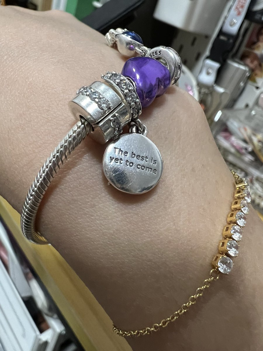 tk5ever's tweet photo. new charms for christmas 🥰

✅ astronaut for jinnie
✅ purple heart for ot7
✅ fireworks for joonie

unboxing on tiktok 🫶 https://t.co/m6nPqfpFVd https://t.co/9vPQGIJlgn