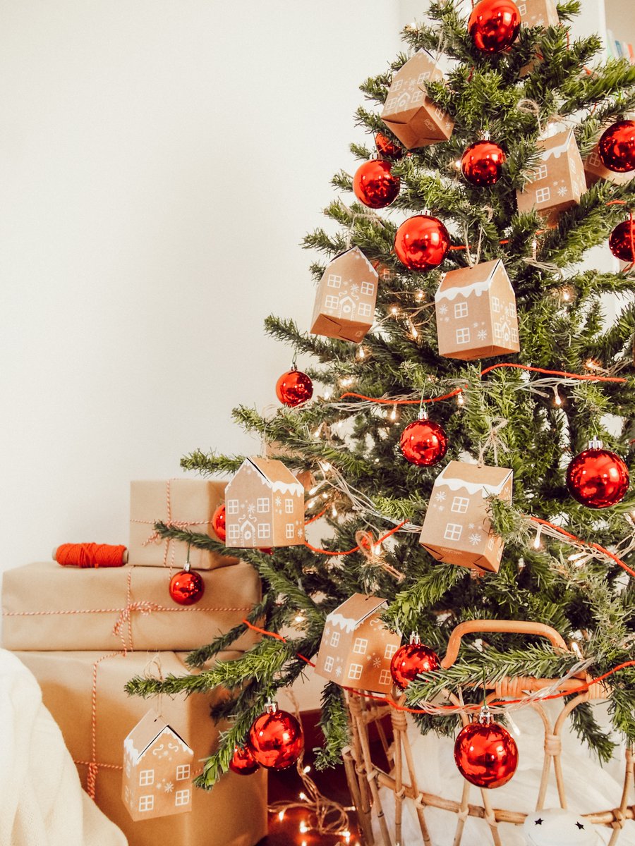 Morgan_Hotel's tweet photo. Merry Christmas, everyone! 🎄🔔
May it be warm and cosy with the people you love! 
Never stop believing, as miracles do happen✨

 #londonhotels #morganhotel #londonholiday #londonhotel https://t.co/0xK2Lvad6q