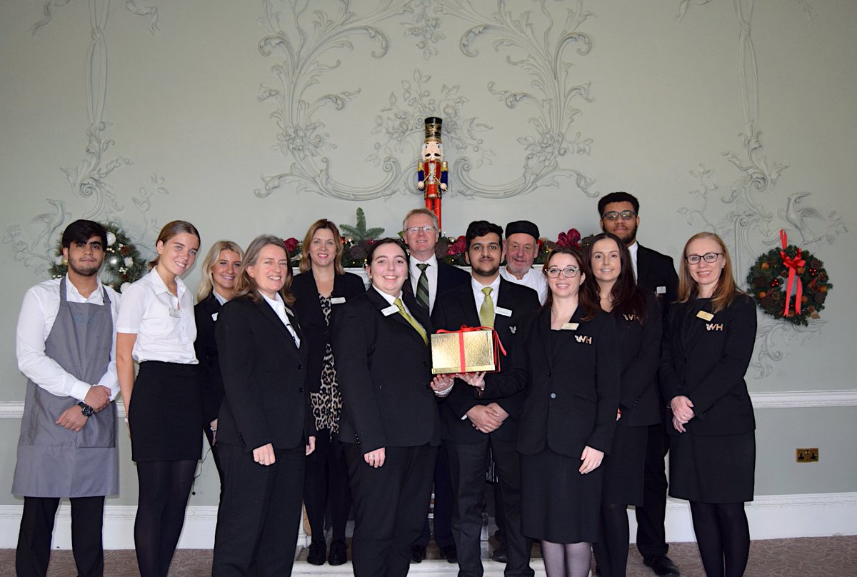 WivenhoeHouse's tweet photo. Merry Christmas from everyone at Wivenhoe House!

#MerryChristmas #ChristmasDay #Celebrate #FeelingFestive https://t.co/EOSCARHlIh