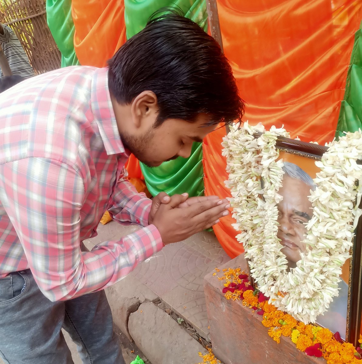 Ritesh Kumar Singh ( laddu ) tweet media