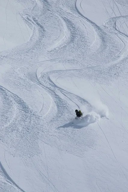 Heli skiing/snowboarding in Valdez, Alaska is one of our top 10 adventures of 2023 buff.ly/3PPK02k #heliski #heliboard #skiing #snowboarding #valdez #alaska <a href="/BlackOpsValdez/">Black Ops Valdez</a>