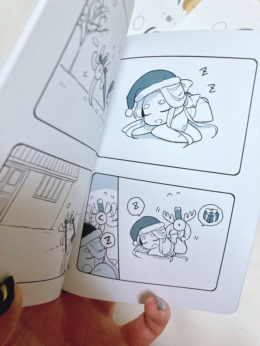 若邪ちゃんおまとめ本が届いた〜!!🎀✨✨ ちっちゃい文庫本サイズのフルカラーの可愛い本です🥳📖✨ 