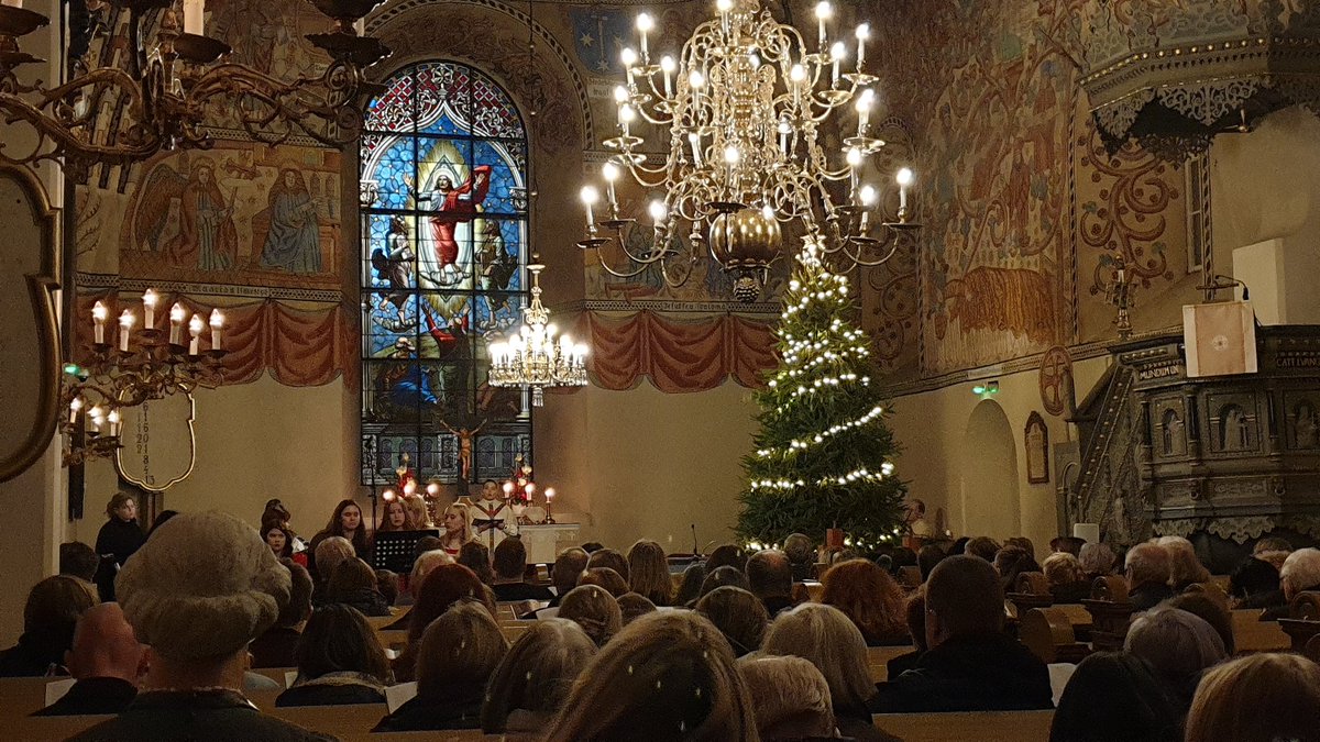 Jouluyön kirkko 
🌟
Joulurauhaa! 
#rauma #pyhänristinkirkko