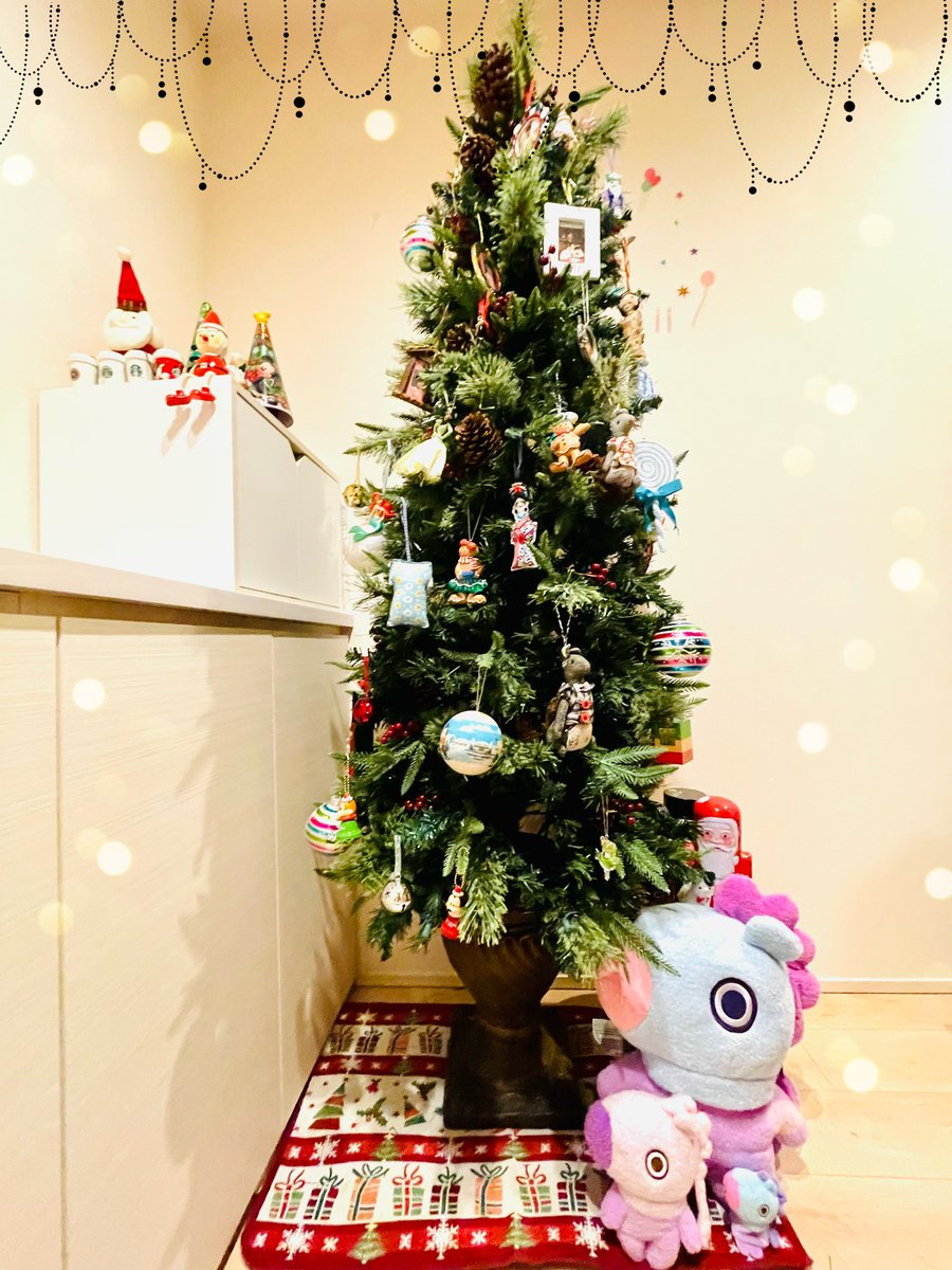 hobihoba218's tweet photo. ホビのインスタストーリーUP♡
窓から見える景色かな?❄️

今日はfortune boxが届いたから
自分へのクリスマスプレゼント🎄
思ってたよりいっぱい入ってて
ビックリ😳嬉しいサプライズ🙌🏻

#jhope #uarmyhope #FortuneBoxBTSEdition https://t.co/azm9gB6NJv