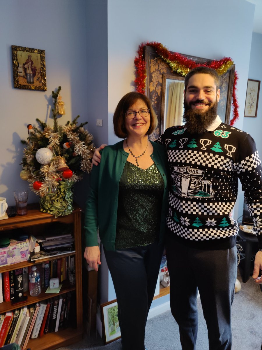 guy_fallows's tweet image. Merry Christmas from the #F1, @GeorgeRussell63 and @LewisHamilton nuts in our household 😁