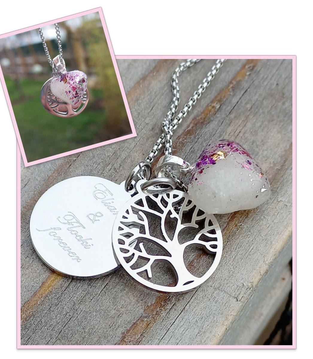 tierhaarschmuc1's tweet photo. Schmuck mit dem Fell Eurer Lieblinge
#tierhaarschmuck
#fellschmuck
#schmuckmitfell https://t.co/kYii0mI77E