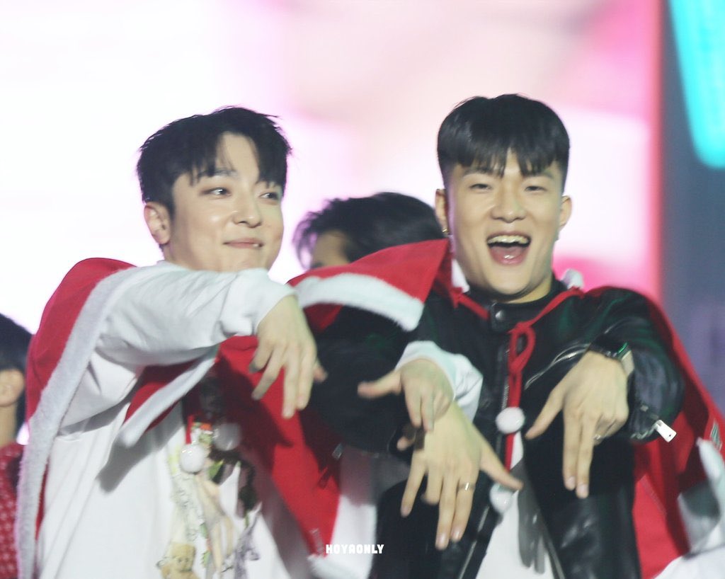 dancingnyang2's tweet photo. 얘드라아아..🥹
핸드싸인 크기 차이 봐 ㅜㅋㅋㅋㅋ https://t.co/MifGNirBL9