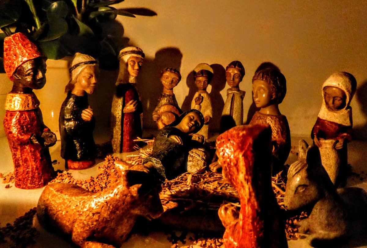 Abramos nuestras manos (y nuestra alma) para recibir a este Niño que viene a traernos la Vida.
¡Un fuerte abrazo y muy feliz Navidad!